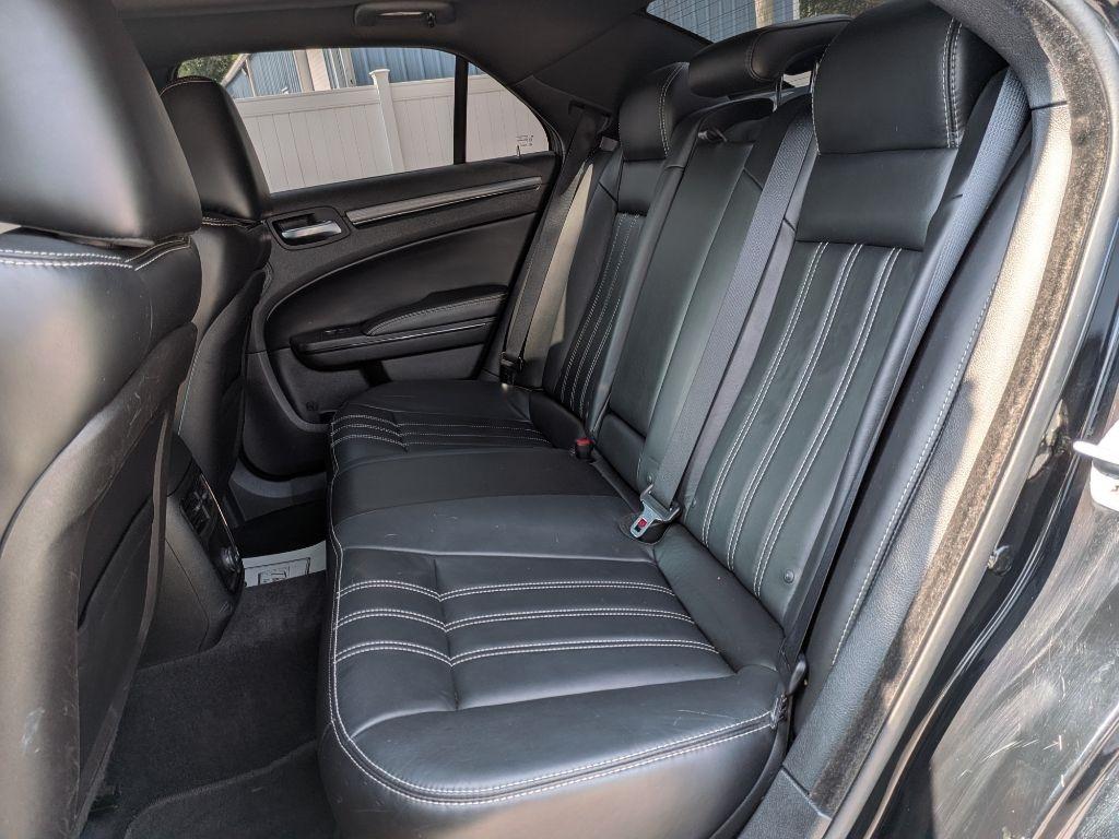 Chrysler 300 4dr Sdn 300S RWD 2014