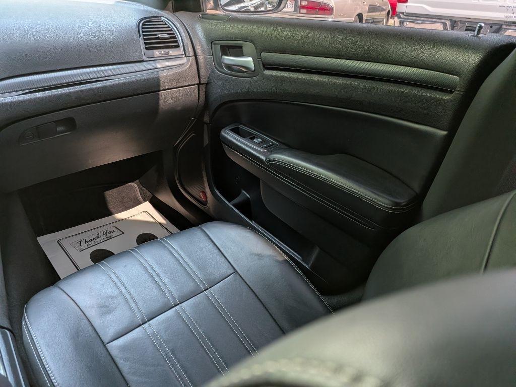 Chrysler 300 4dr Sdn 300S RWD 2014