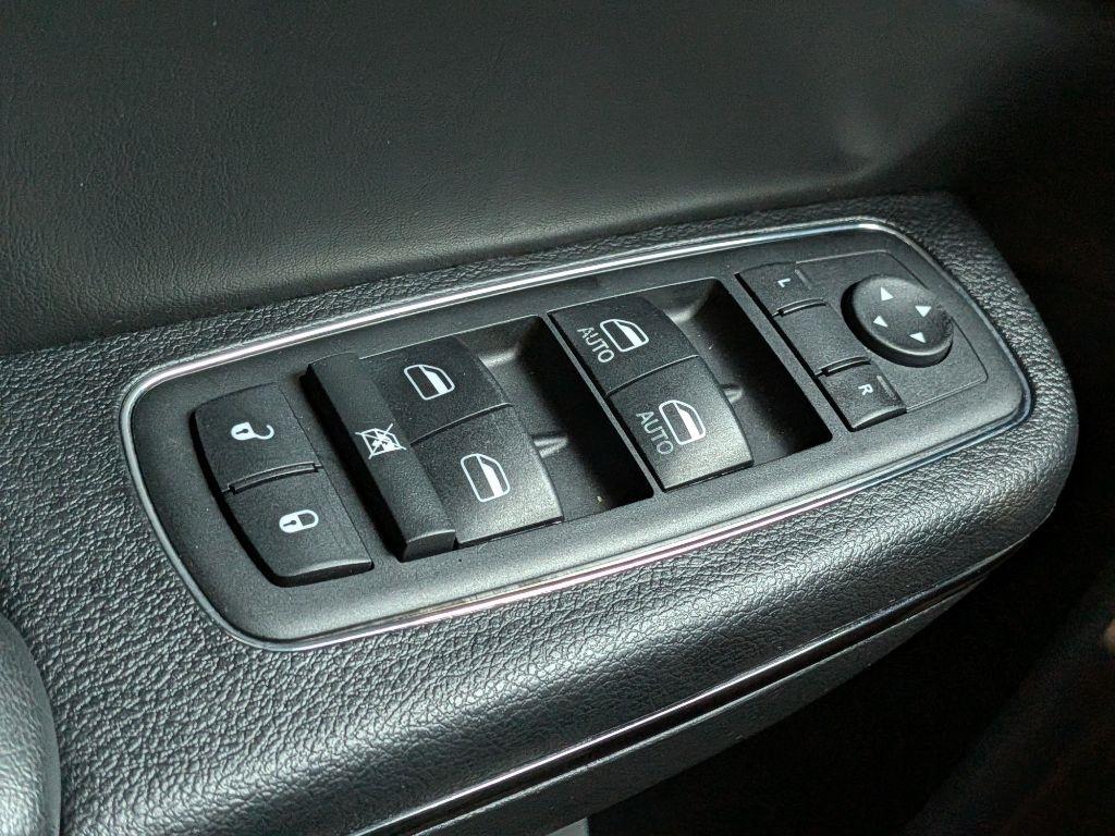 Chrysler 300 4dr Sdn 300S RWD 2014