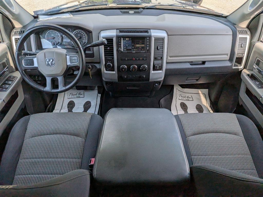 Dodge 2500 4WD Mega Cab 160.5" SLT 2011