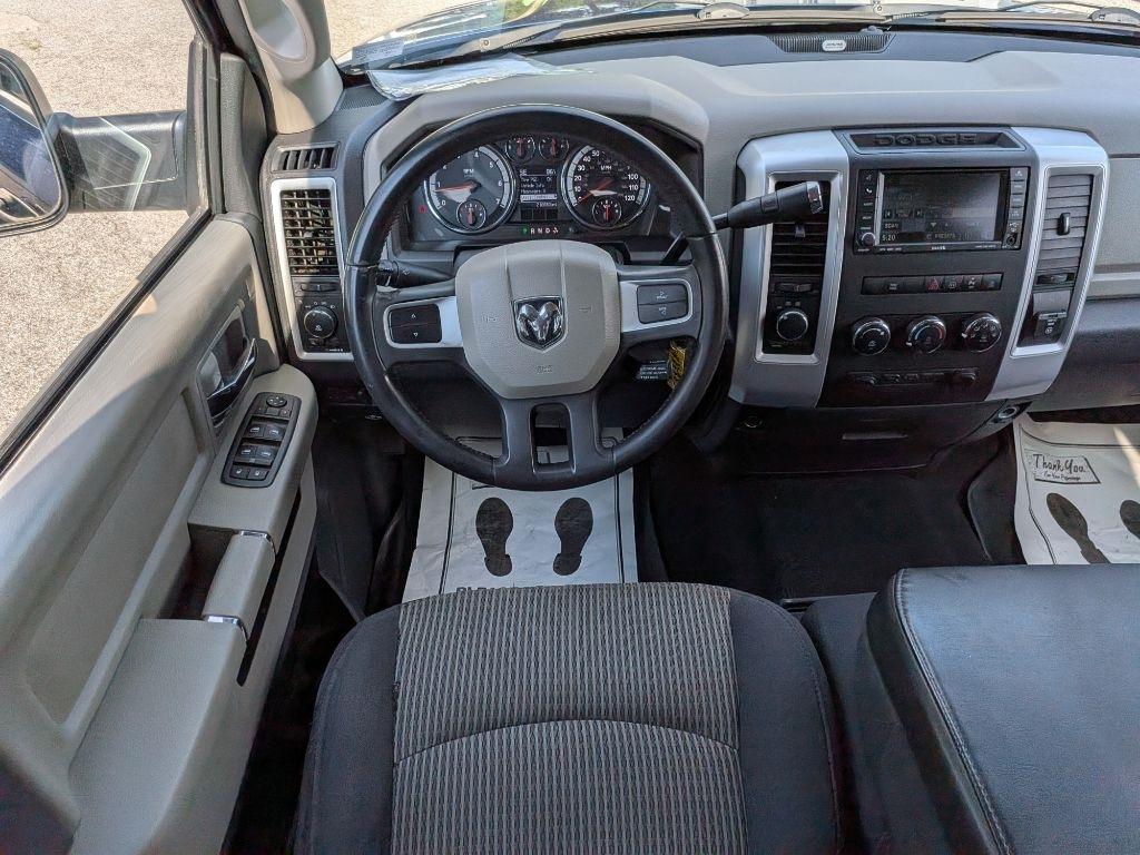 Dodge 2500 4WD Mega Cab 160.5" SLT 2011