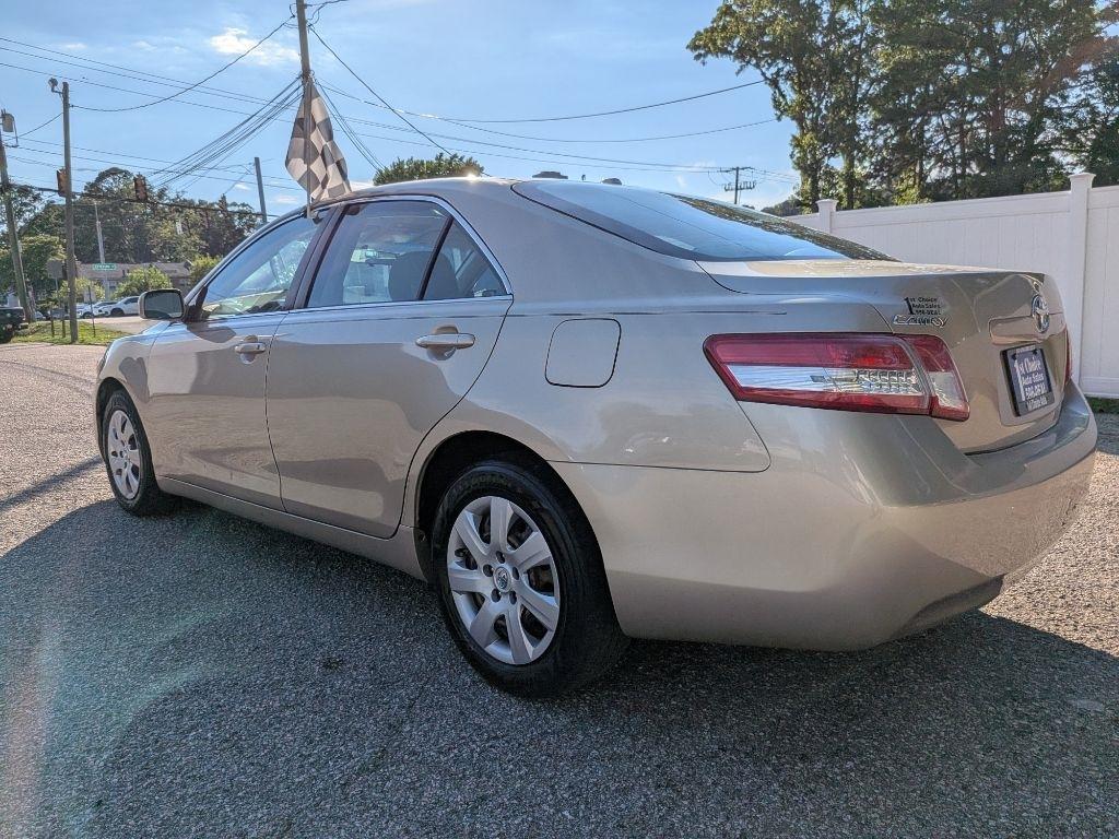 Toyota Camry 4dr Sdn I4 Man (Natl) 2010