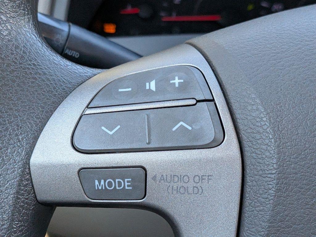 Toyota Camry 4dr Sdn I4 Man (Natl) 2010