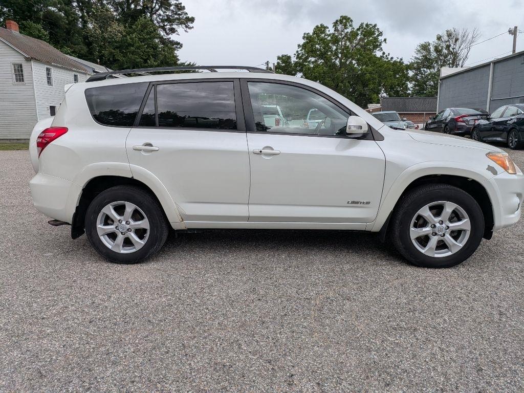 Toyota RAV4 4WD 4dr V6 5-Spd AT Ltd (Natl) 2010