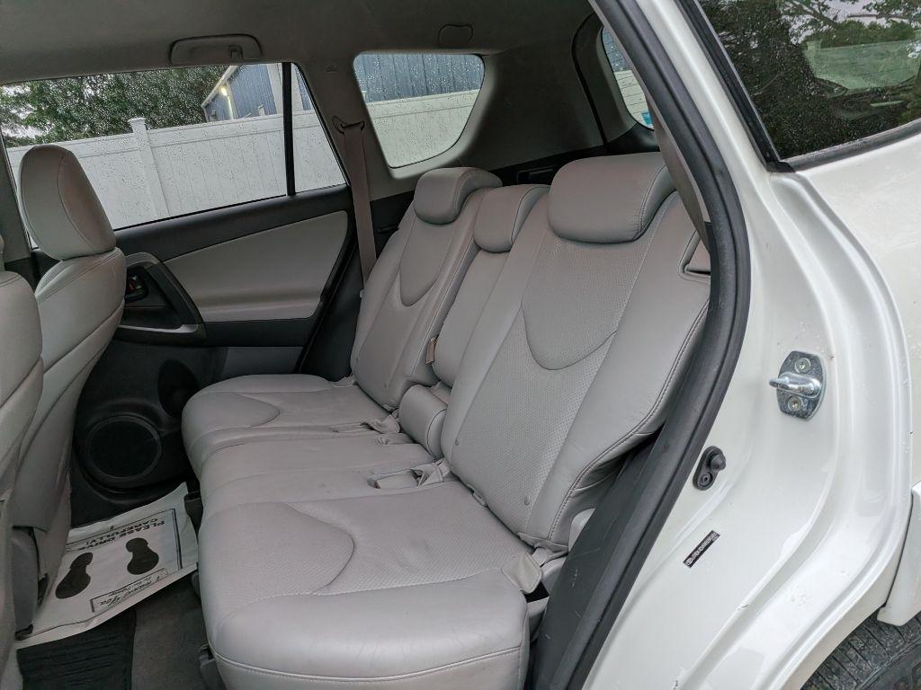 Toyota RAV4 4WD 4dr V6 5-Spd AT Ltd (Natl) 2010