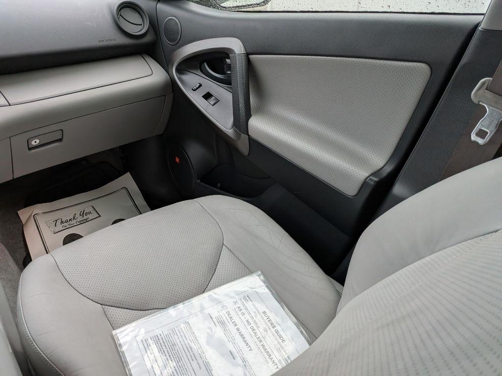 Toyota RAV4 4WD 4dr V6 5-Spd AT Ltd (Natl) 2010