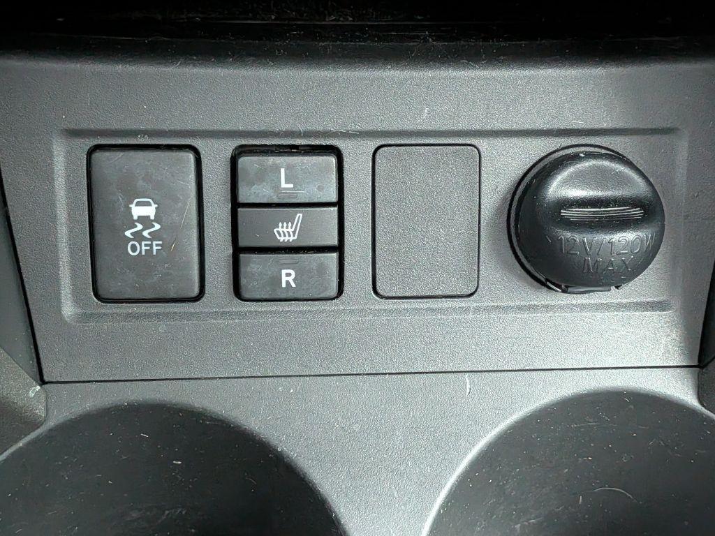 Toyota RAV4 4WD 4dr V6 5-Spd AT Ltd (Natl) 2010