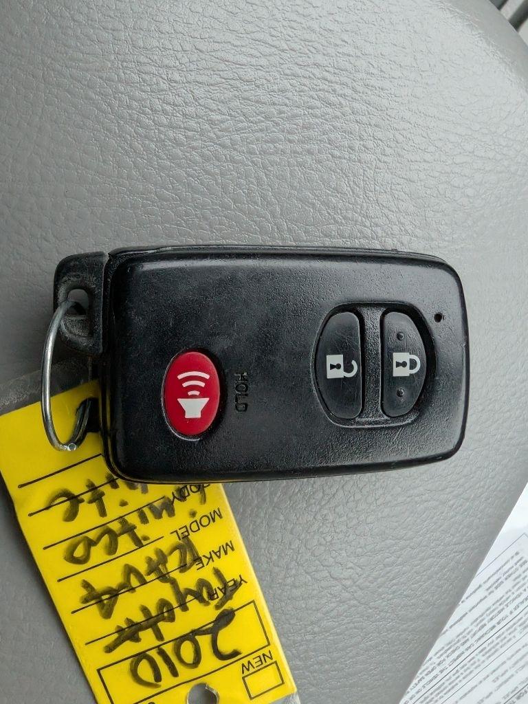 Toyota RAV4 4WD 4dr V6 5-Spd AT Ltd (Natl) 2010