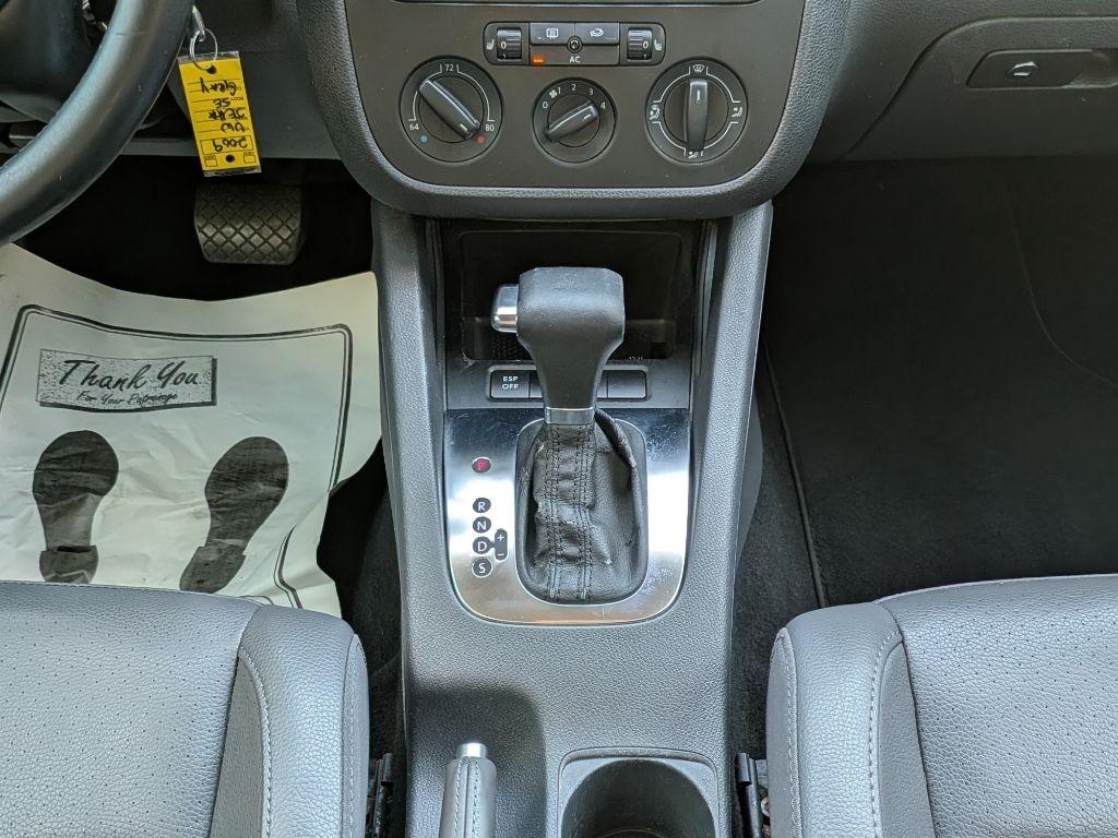 Volkswagen Jetta Sedan 4dr Auto SEL 2009