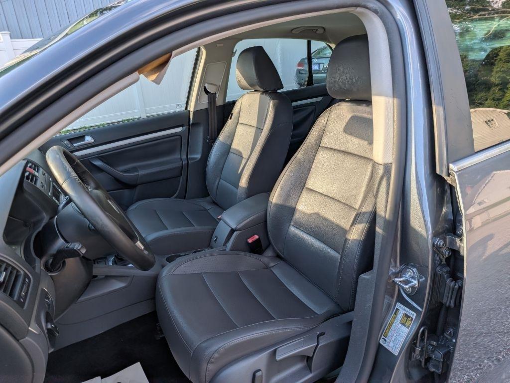 Volkswagen Jetta Sedan 4dr Auto SEL 2009