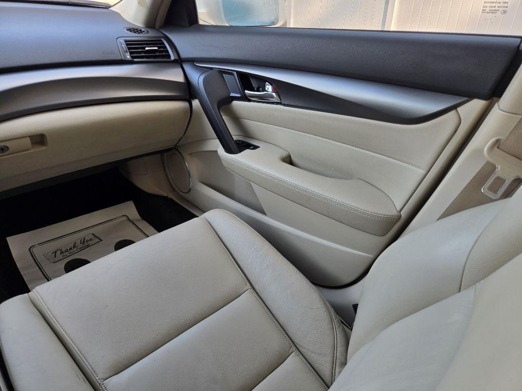 Acura TL 4dr Sdn Auto 2WD 2012