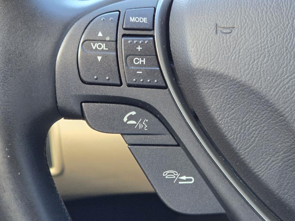Acura TL 4dr Sdn Auto 2WD 2012