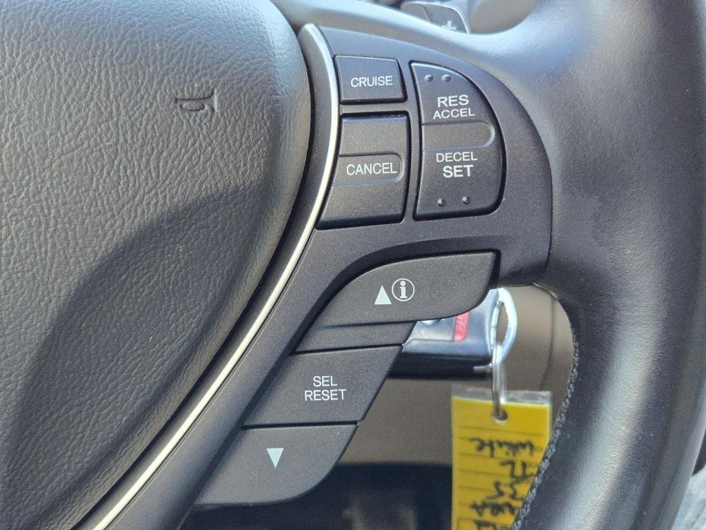 Acura TL 4dr Sdn Auto 2WD 2012
