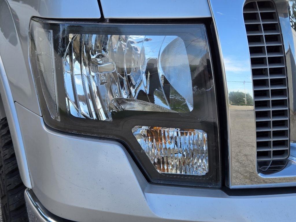 Ford F-150 4WD SuperCrew 145" Platinum 2011