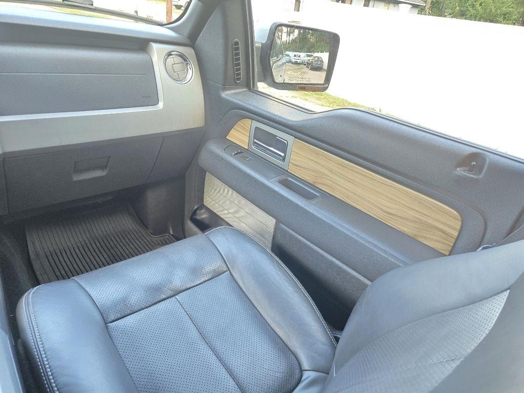Ford F-150 4WD SuperCrew 145" Platinum 2011