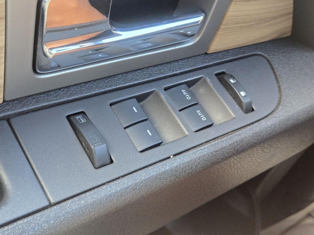 Ford F-150 4WD SuperCrew 145" Platinum 2011