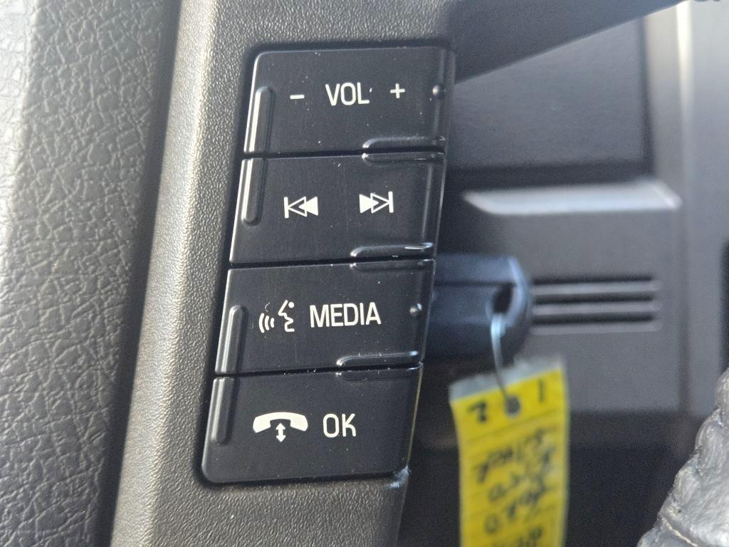 Ford F-150 4WD SuperCrew 145" Platinum 2011