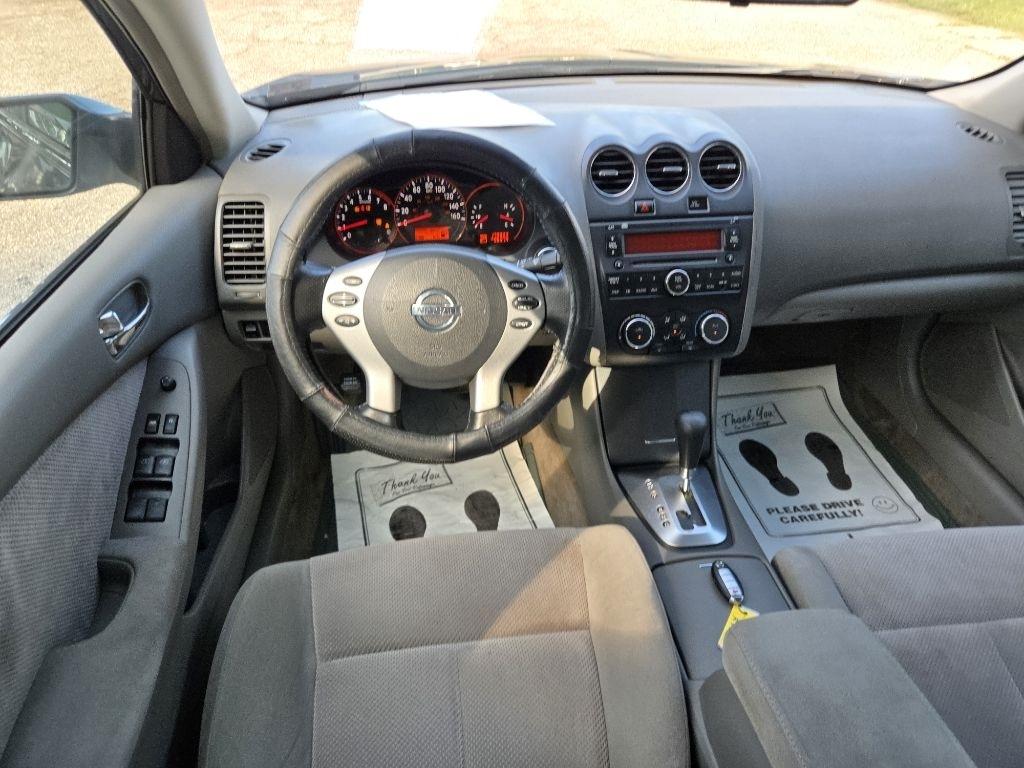 Nissan Altima 4dr Sdn I4 CVT 2.5 S 2009