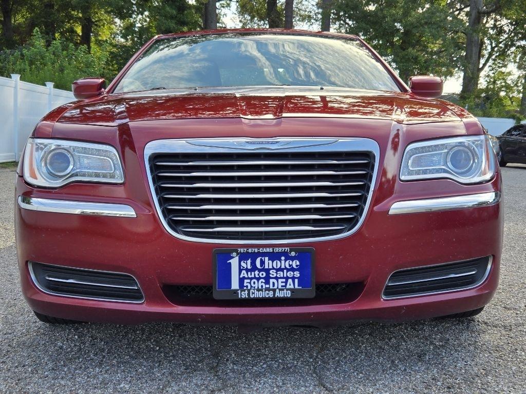 Chrysler 300 4dr Sdn V6 RWD 2012