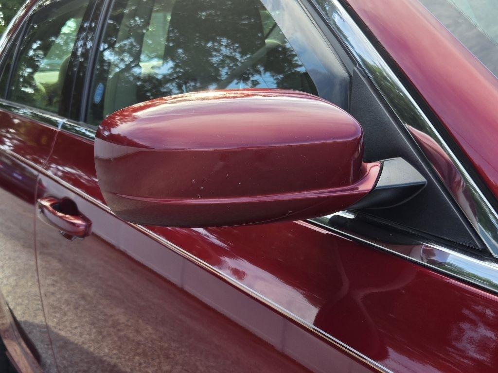 Chrysler 300 4dr Sdn V6 RWD 2012
