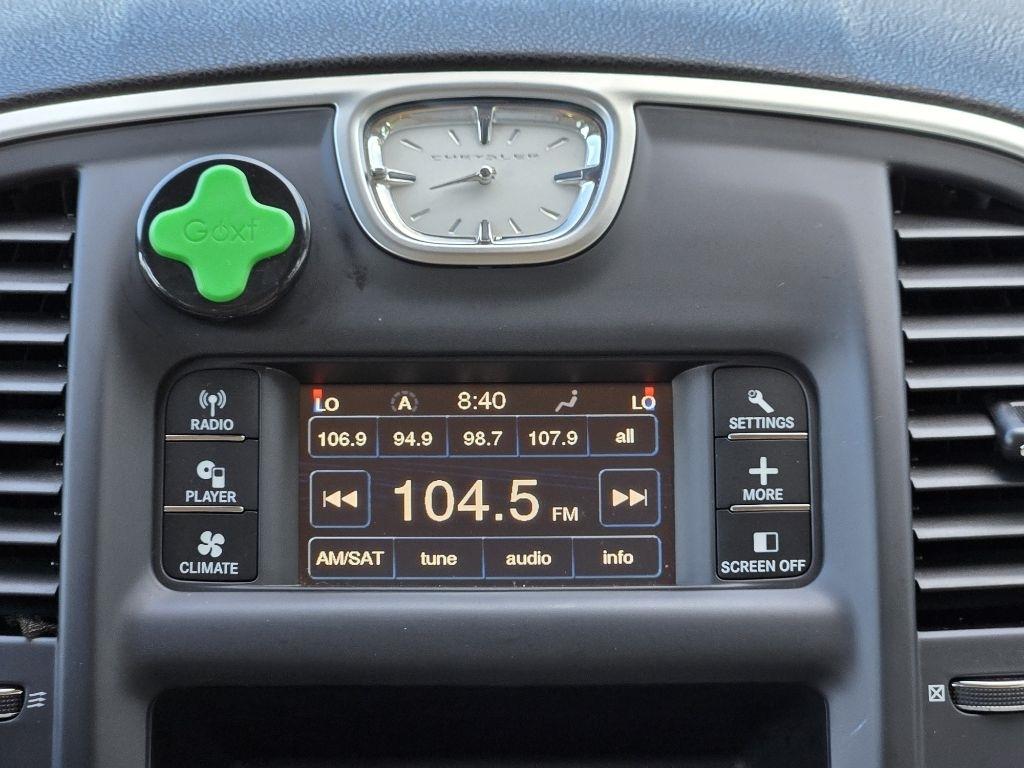 Chrysler 300 4dr Sdn V6 RWD 2012