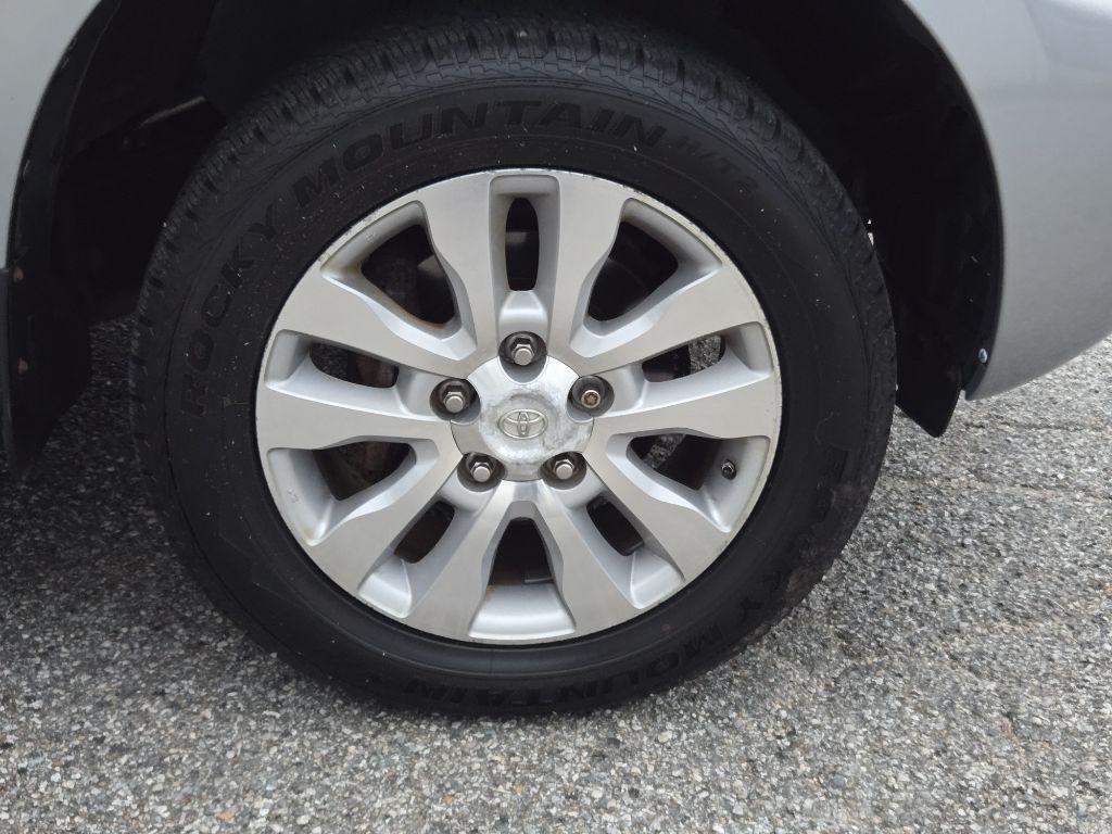 Toyota Sequoia 4WD 5.7L Platinum (Natl) 2015