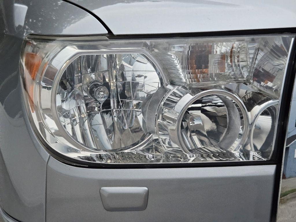 Toyota Sequoia 4WD 5.7L Platinum (Natl) 2015