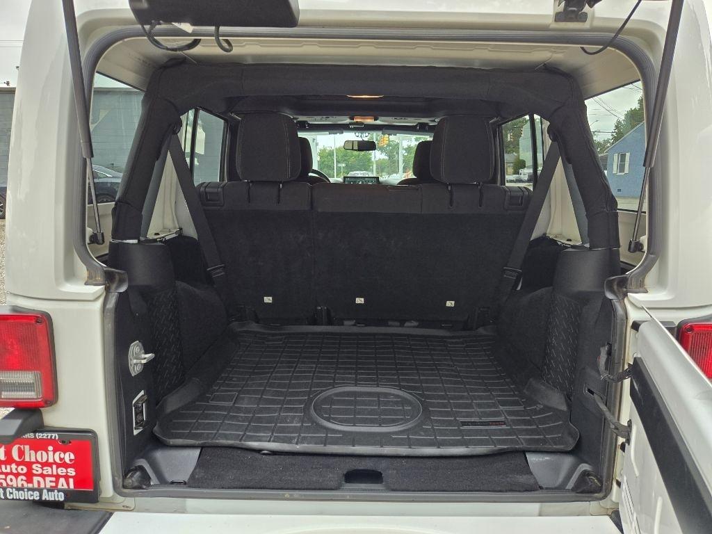 Jeep Wrangler Unlimited 4WD 4dr Sahara 2016