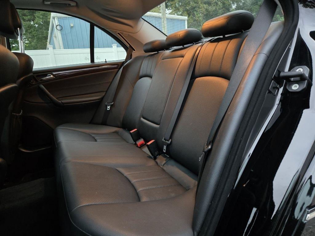 Mercedes-Benz C-Class 4dr Sdn 3.0L Luxury RWD 2007