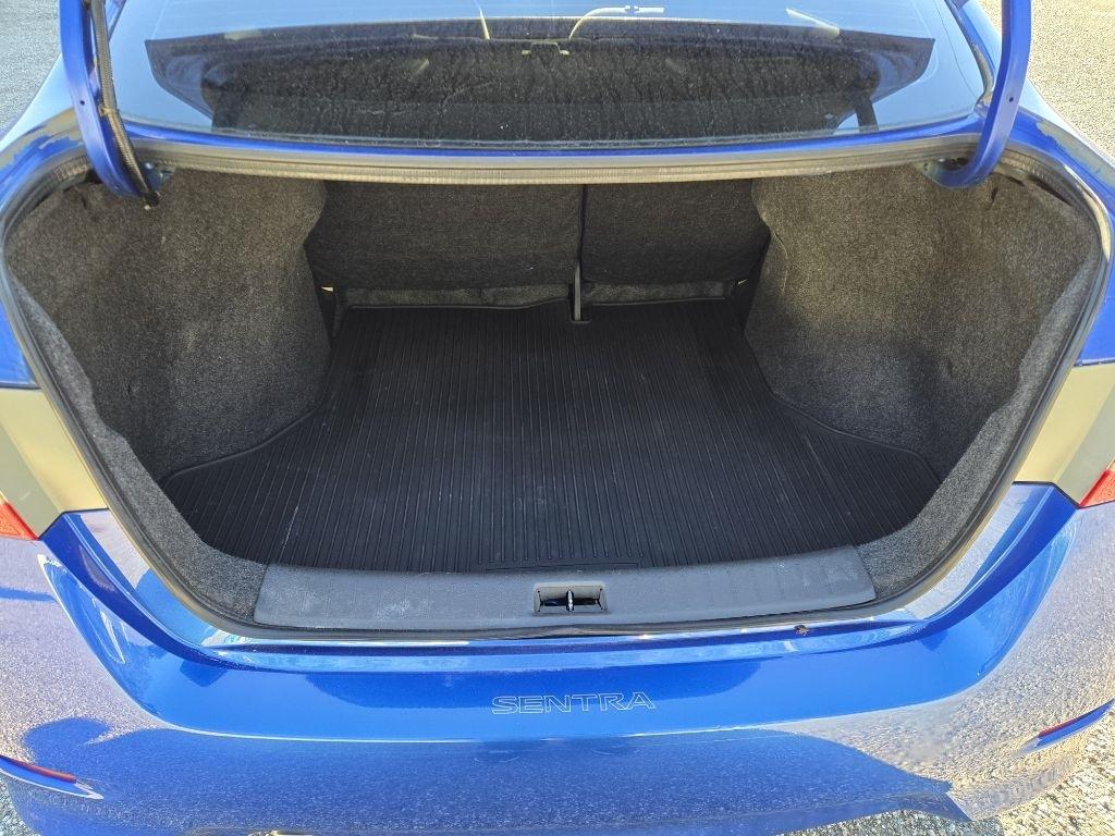 Nissan Sentra 4dr Sdn I4 CVT SR 2014