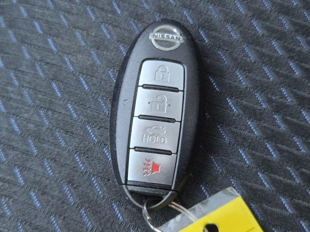 Nissan Sentra 4dr Sdn I4 CVT SR 2014