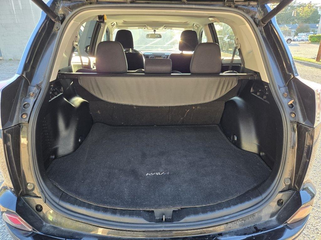 Toyota RAV4 AWD 4dr XLE (Natl) 2016