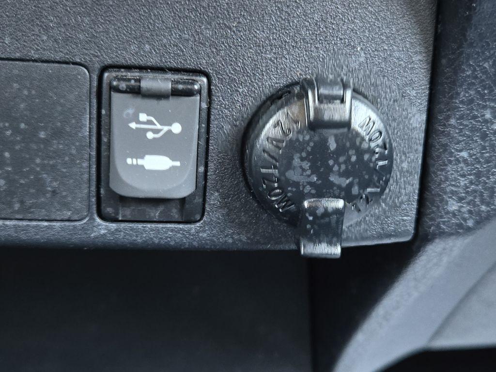 Toyota RAV4 AWD 4dr XLE (Natl) 2016