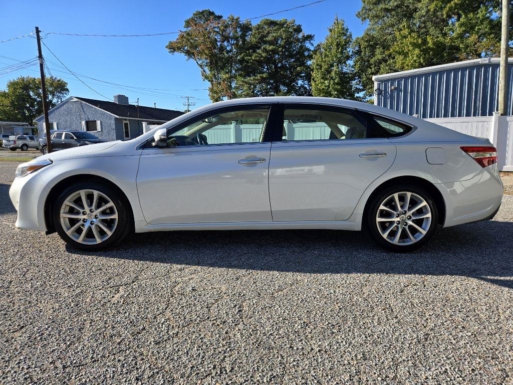 Toyota Avalon 4dr Sdn XLE Premium (Natl) 2013