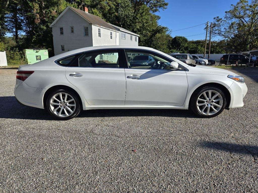 Toyota Avalon 4dr Sdn XLE Premium (Natl) 2013