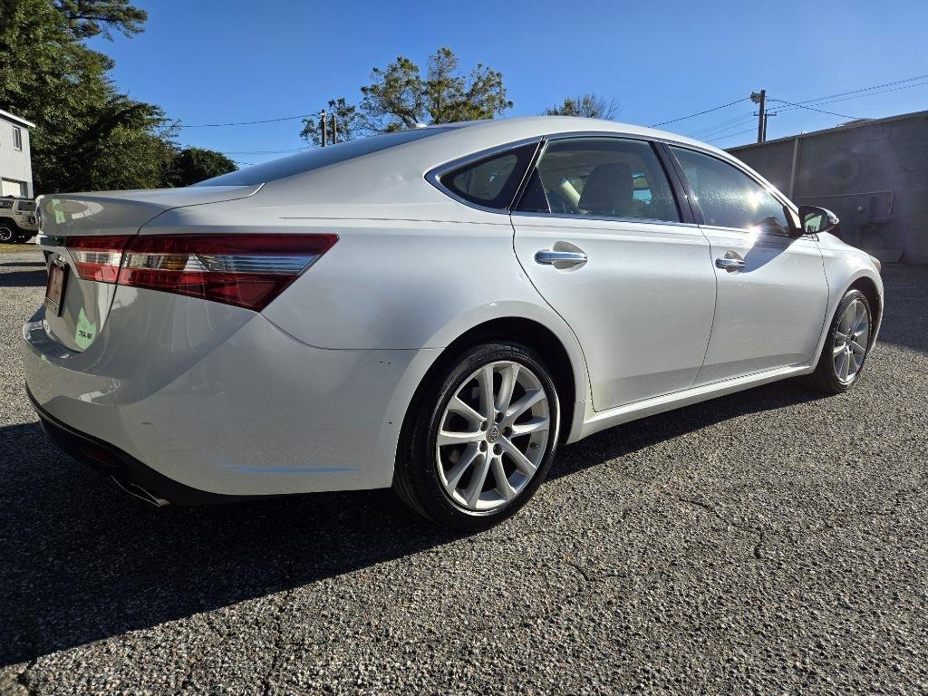 Toyota Avalon 4dr Sdn XLE Premium (Natl) 2013