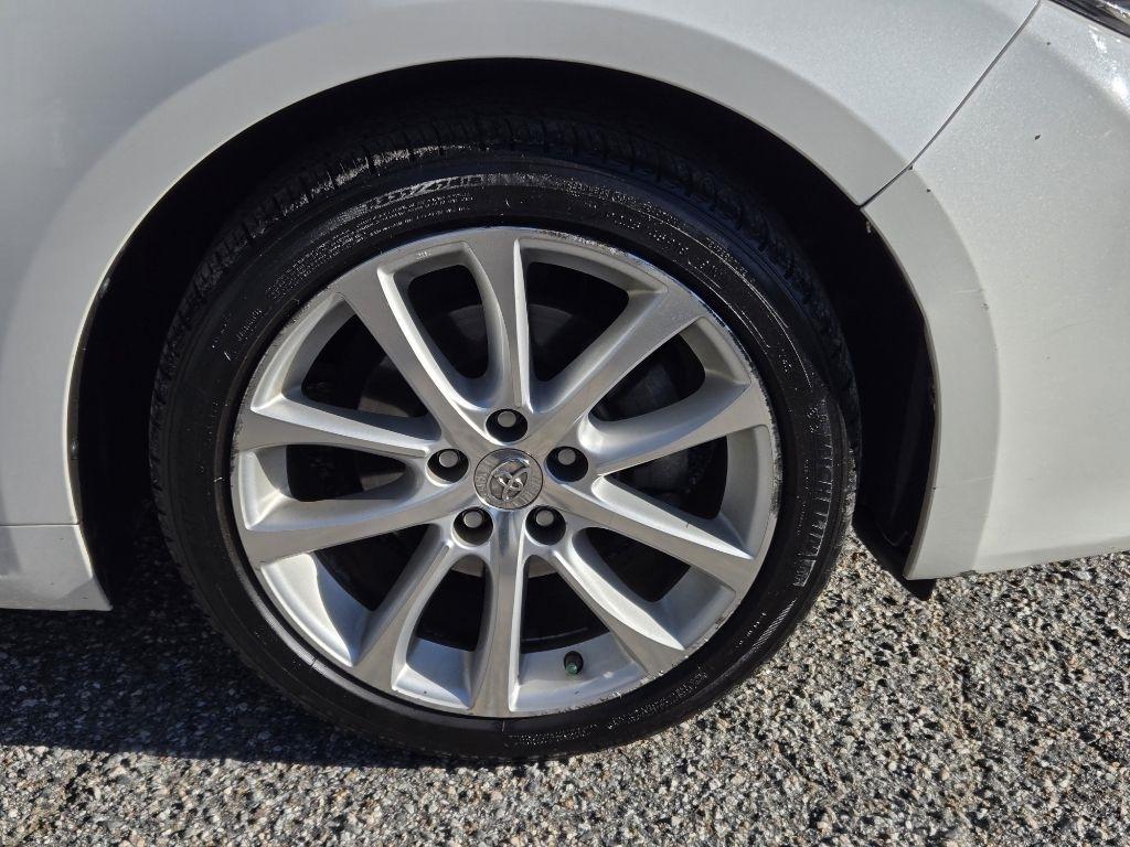 Toyota Avalon 4dr Sdn XLE Premium (Natl) 2013
