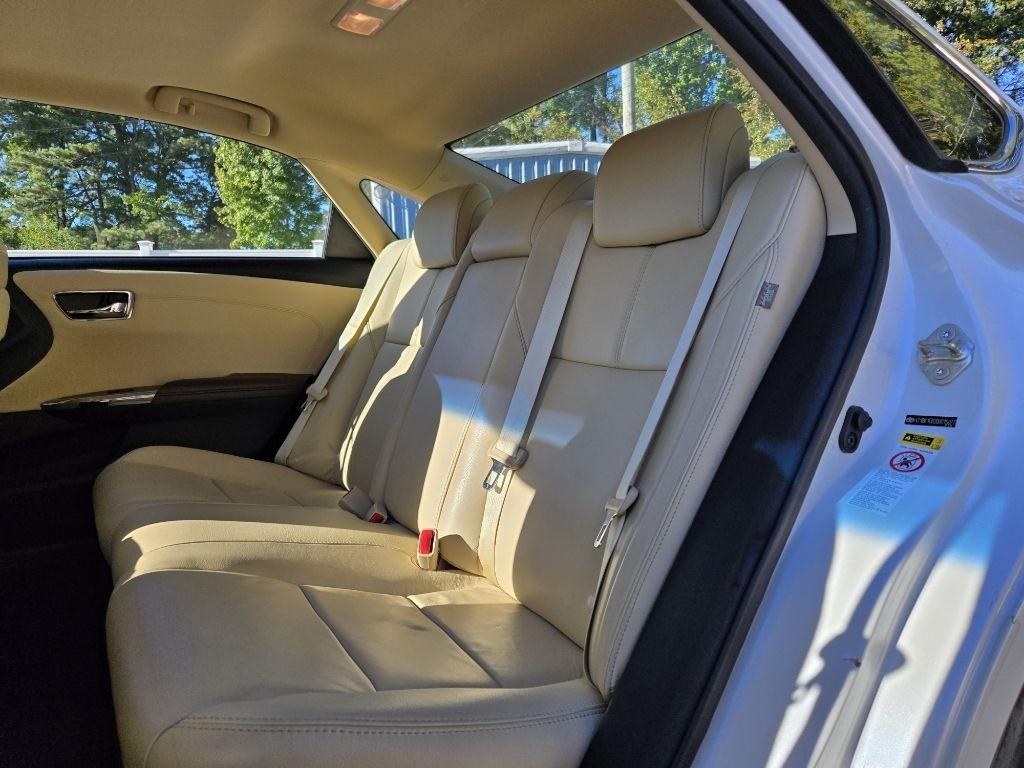 Toyota Avalon 4dr Sdn XLE Premium (Natl) 2013