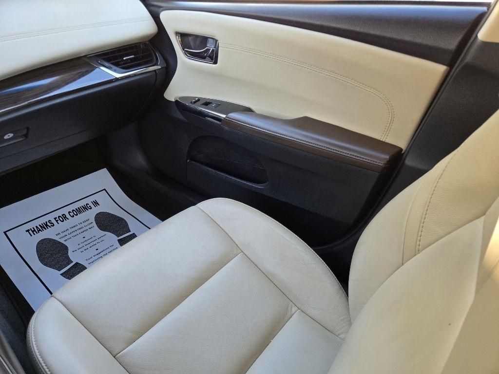 Toyota Avalon 4dr Sdn XLE Premium (Natl) 2013