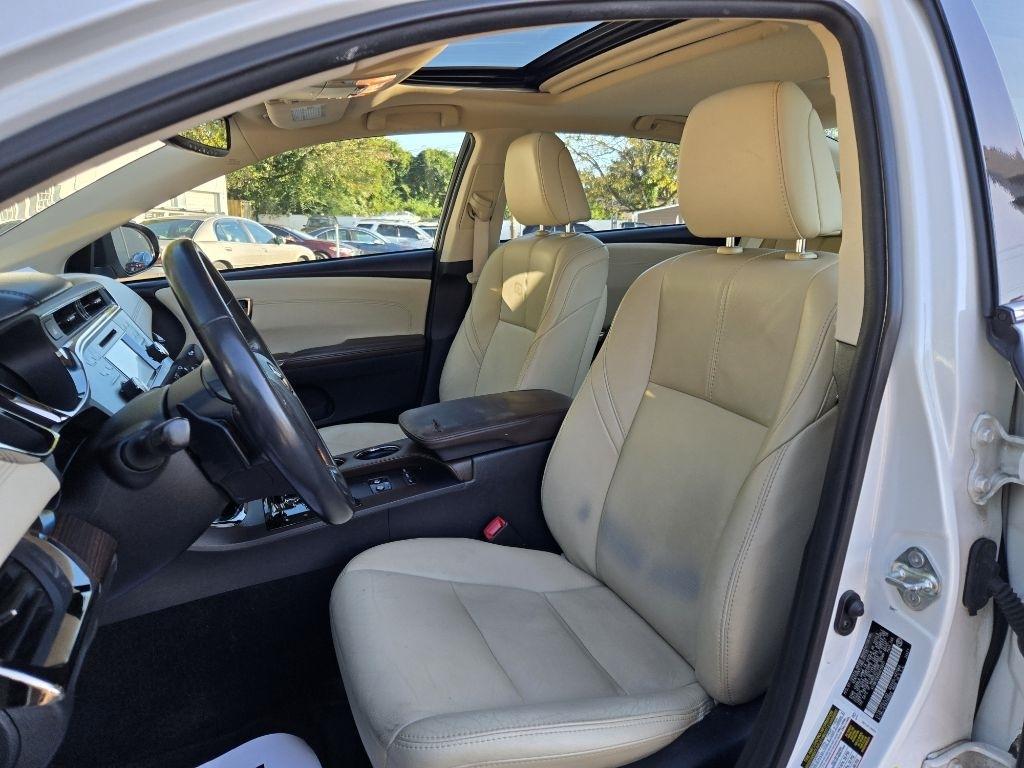 Toyota Avalon 4dr Sdn XLE Premium (Natl) 2013