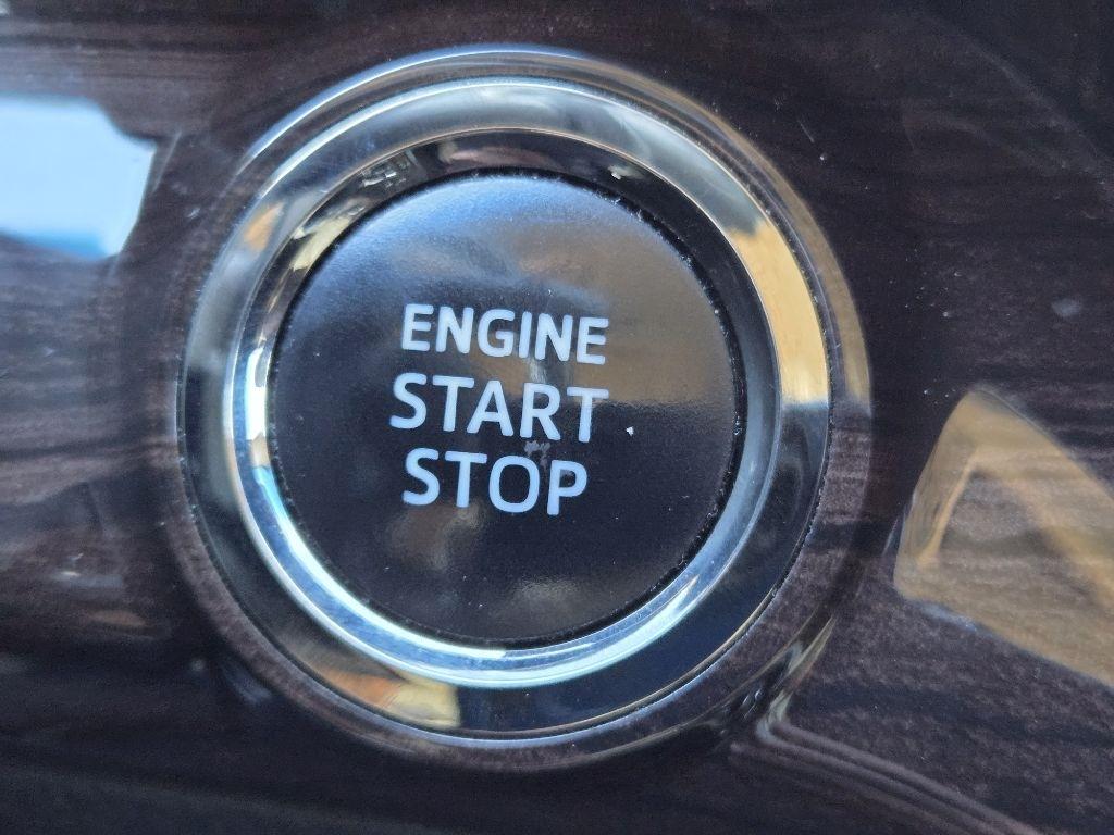 Toyota Avalon 4dr Sdn XLE Premium (Natl) 2013