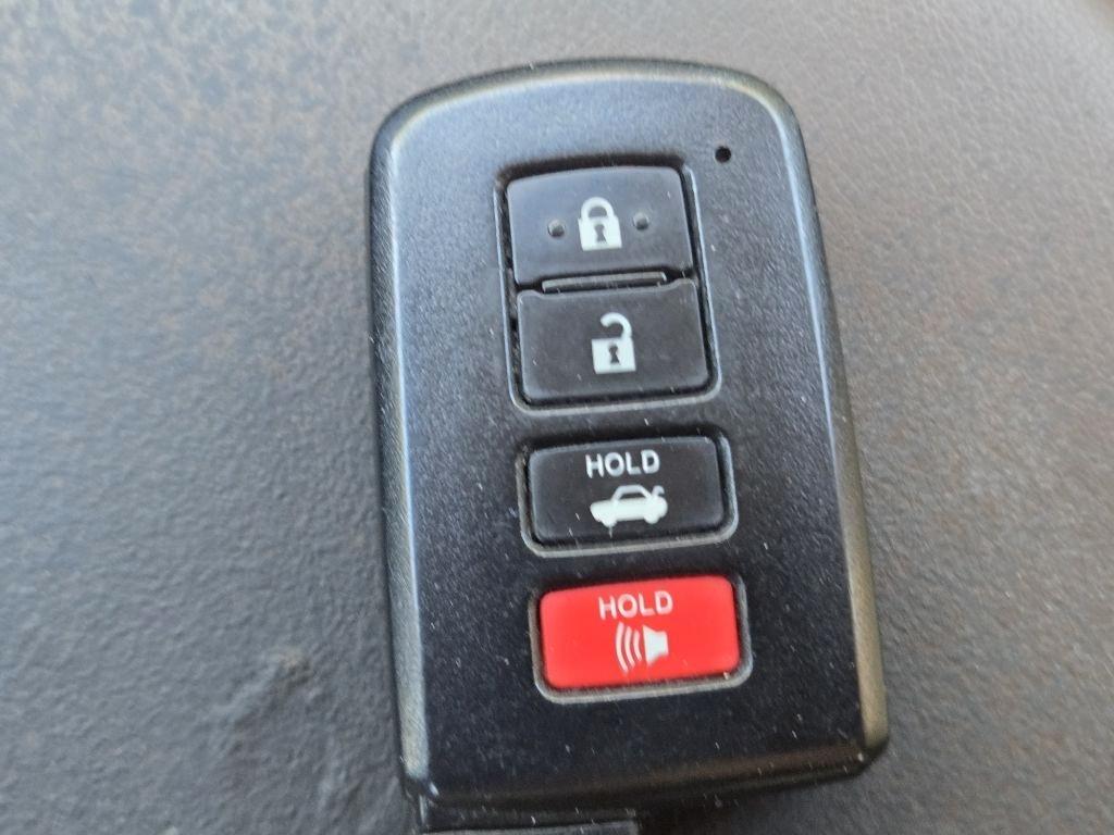 Toyota Avalon 4dr Sdn XLE Premium (Natl) 2013