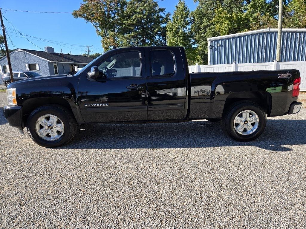 Chevrolet Silverado 1500 4WD Ext Cab 143.5" LTZ 2011