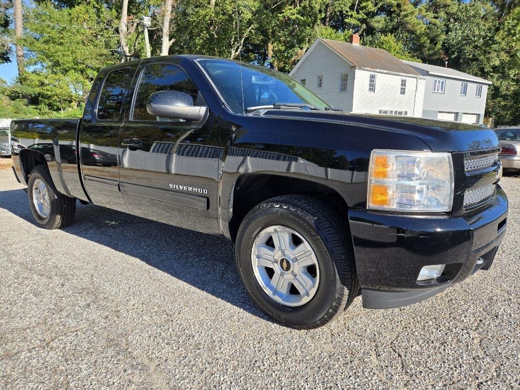 Chevrolet Silverado 1500 4WD Ext Cab 143.5" LTZ 2011