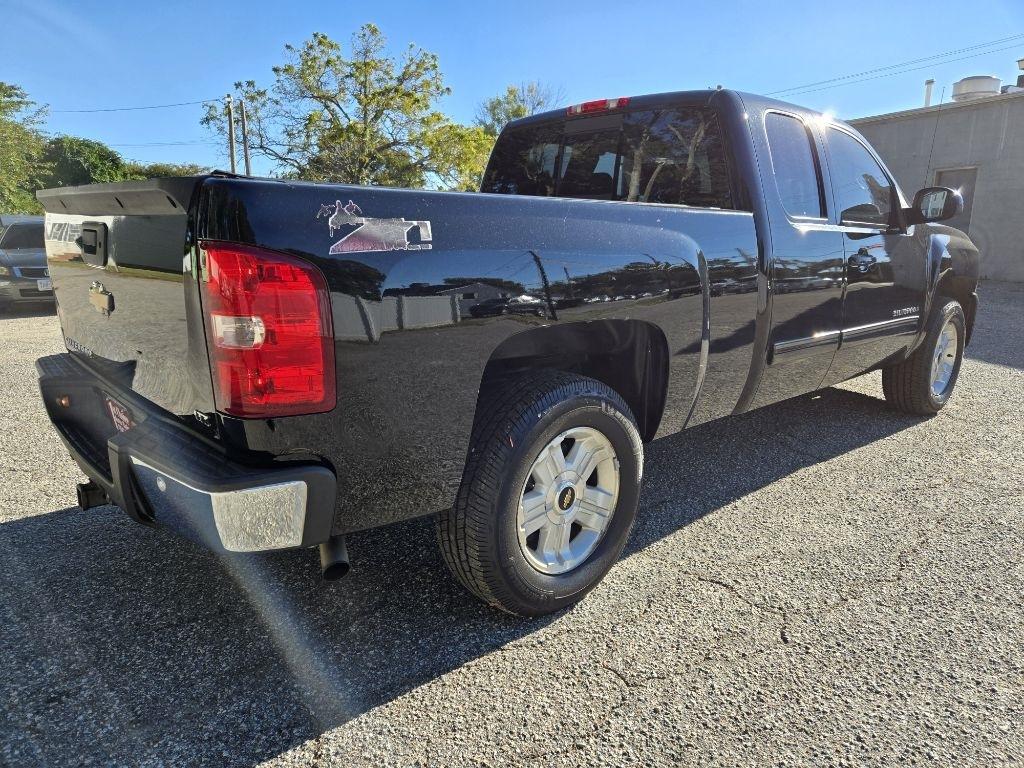 Chevrolet Silverado 1500 4WD Ext Cab 143.5" LTZ 2011