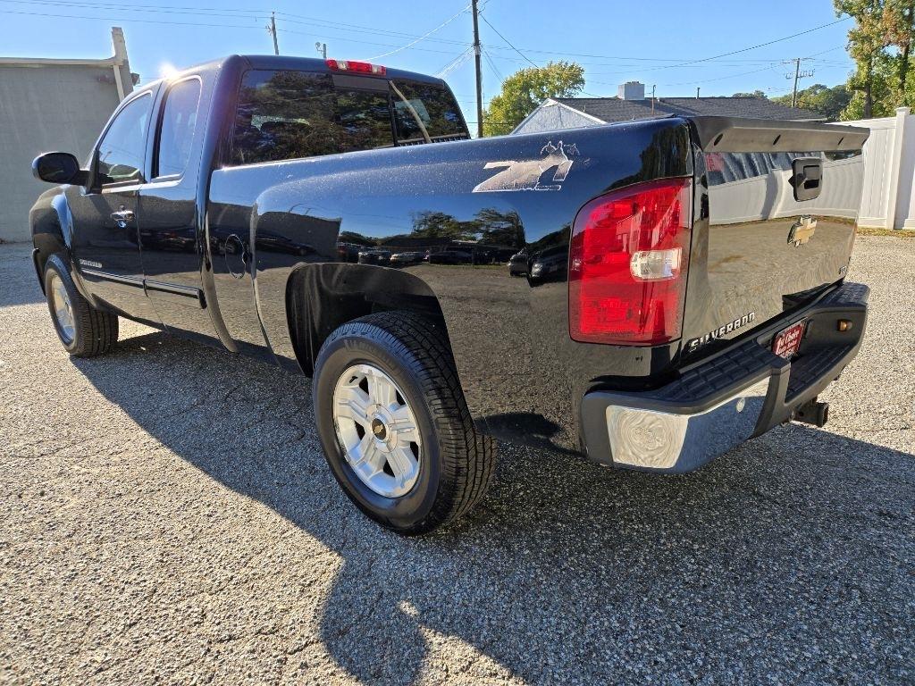 Chevrolet Silverado 1500 4WD Ext Cab 143.5" LTZ 2011