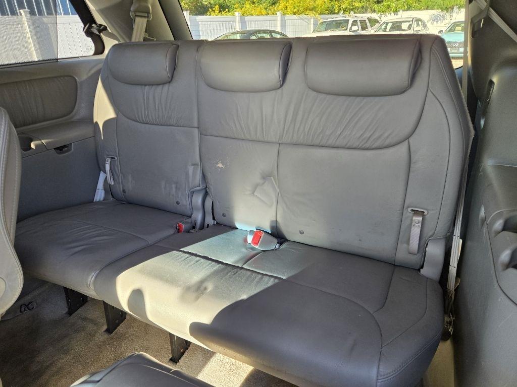 Toyota Sienna 5dr 7-Pass Van XLE FWD (Natl) 2008
