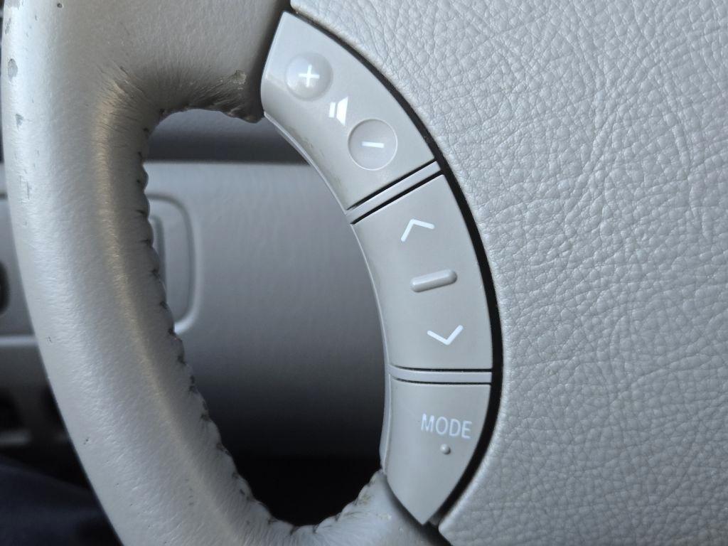 Toyota Sienna 5dr 7-Pass Van XLE FWD (Natl) 2008