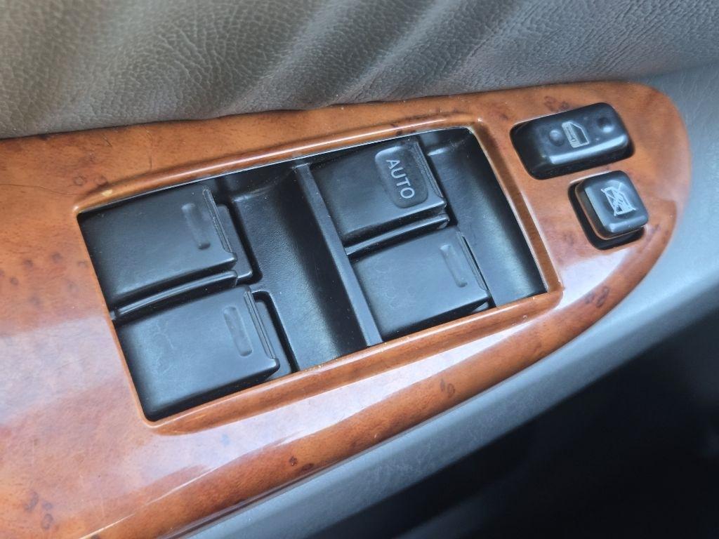 Toyota Sienna 5dr 7-Pass Van XLE FWD (Natl) 2008