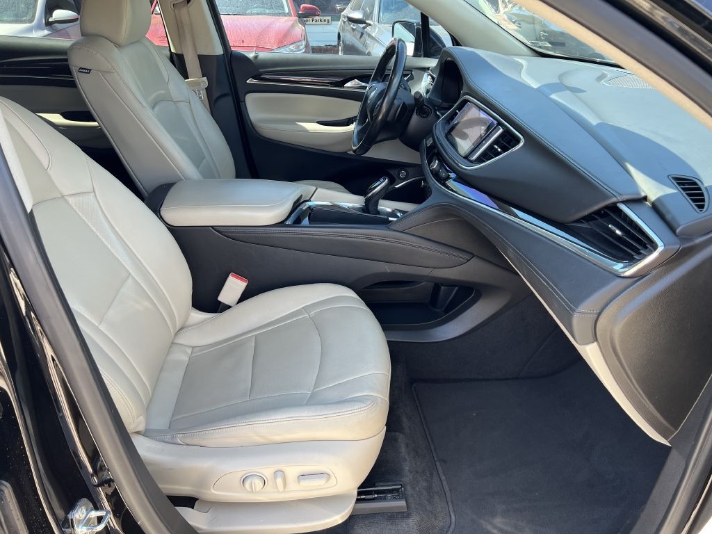 Buick Enclave FWD 4dr Essence 2020 Buick Enclave FWD 4dr Essence 2020